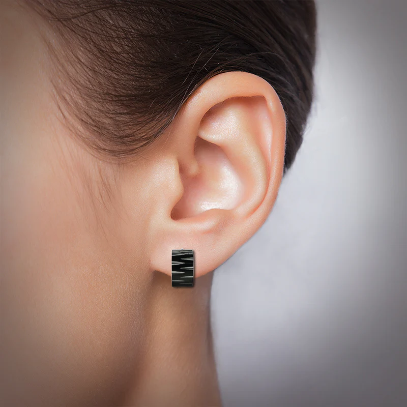 Piercing oreille : anneau noir avec gravures acier - Image 3