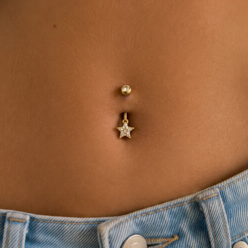 Piercing nombril étoile en acier chirurgical doré – Zirconium – 1,6 x 10 mm - Image 2