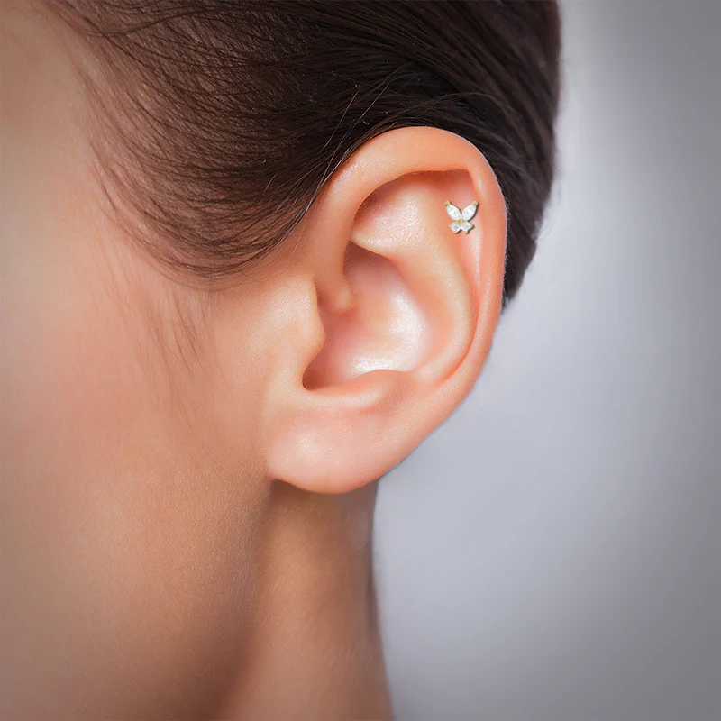 Piercing papillon or jaune et zircons pour l'oreille - Image 2